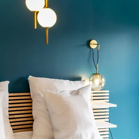 Urban Chic - Terrace - Private Parking Apartment